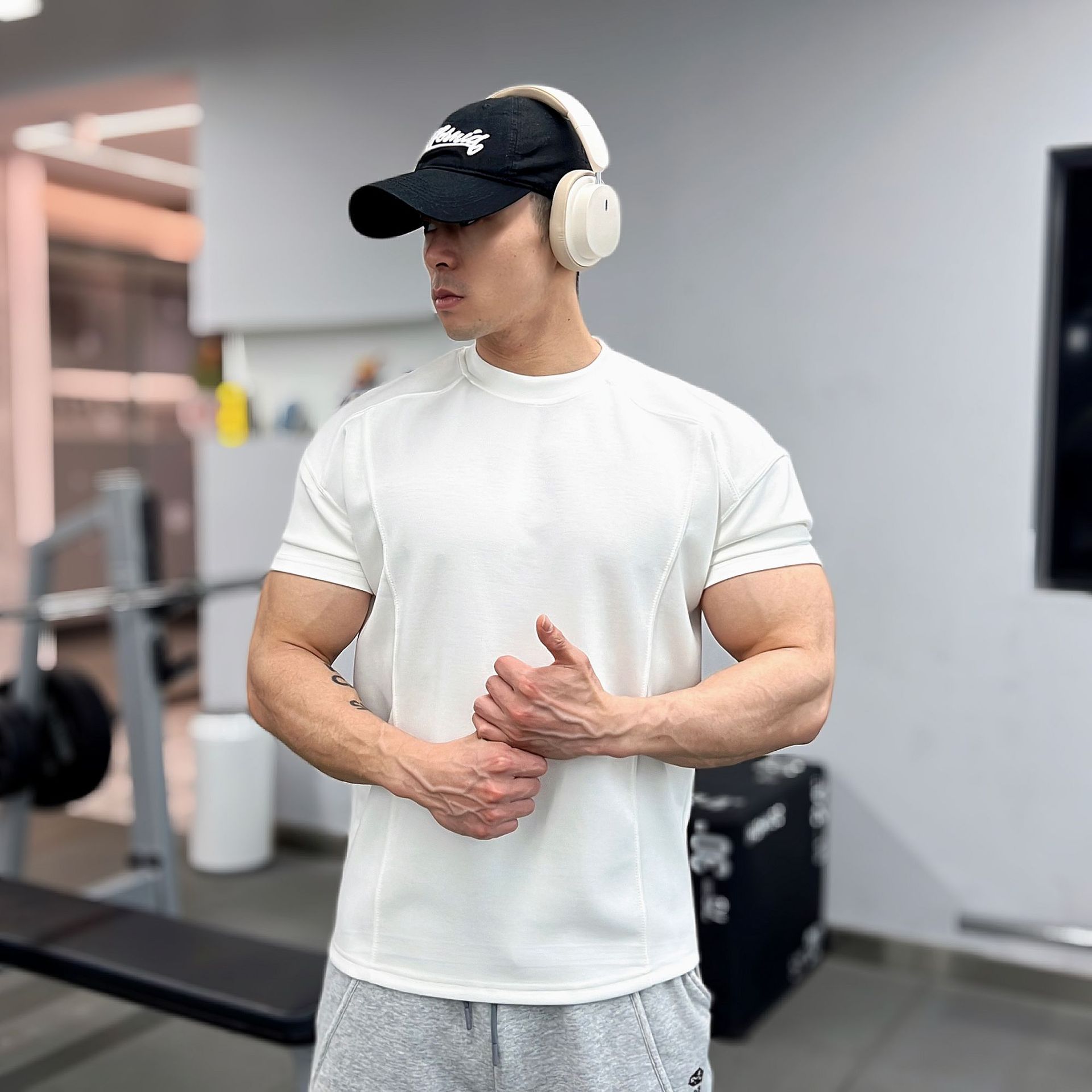 High quality Autumn men long sleeved T-shirt Fashion sport Round Collar fitness running mesh Breathability Training t-shirt men