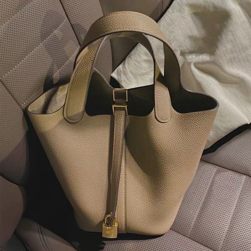 Bags 2025 New Trendy Vegetable Basket Women's Bag Soft Pu Pebbled Bucket Bag Portable Mother-In-Law Bag