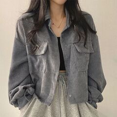 ショートコートの女性春秋新作カーディガン韓国風コーデュロイのデザイン感があります。