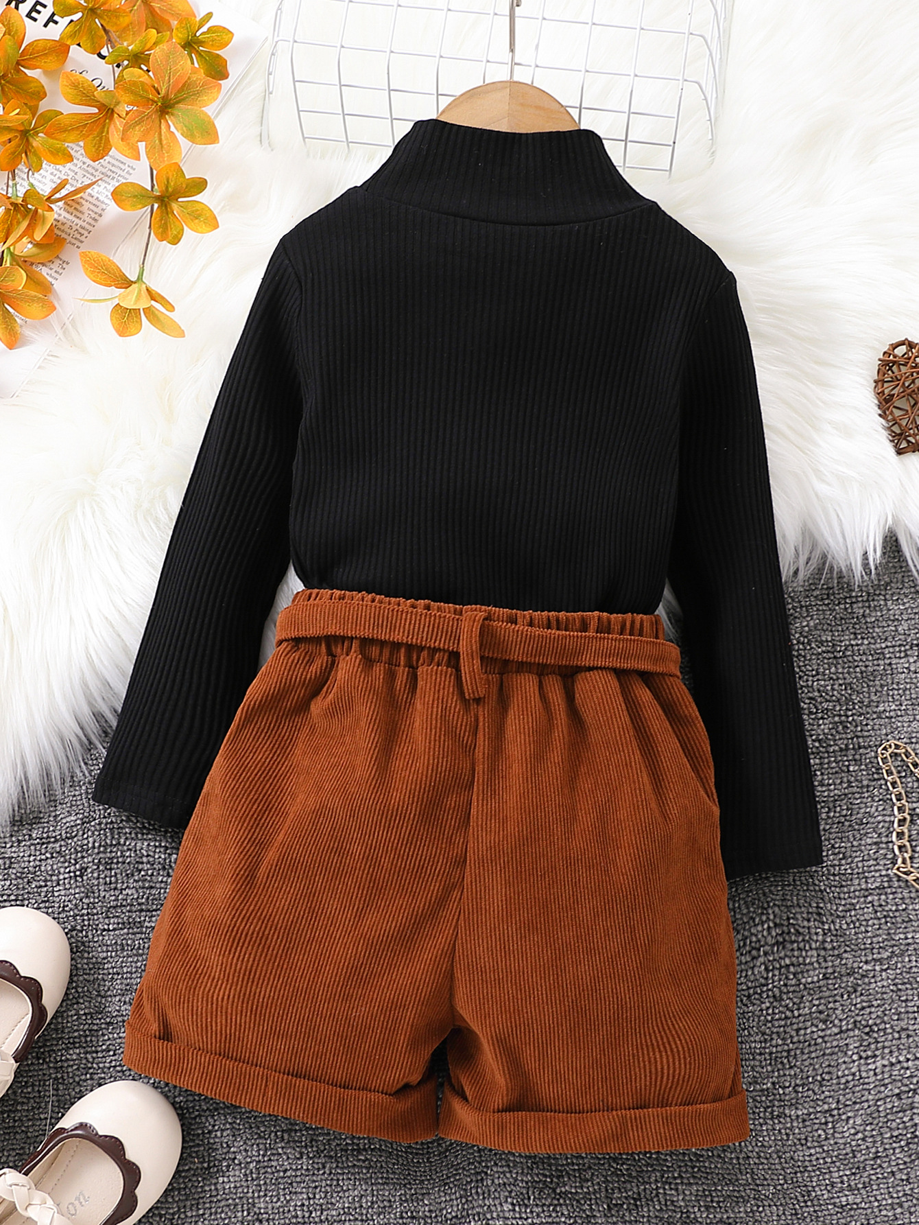 Vêtements pour enfants 2024 Automne Nouvelles filles à la mode Pull col haut Shorts Sac de taille gratuit Ensemble 3 pièces_voghion.com