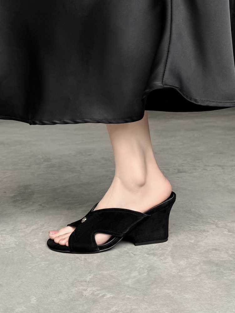 Sandal nữ da cừu hở mũi quai chéo gót xuồng 5 cm — màu nâu, Trang chủ, màu đen chi tiết 7