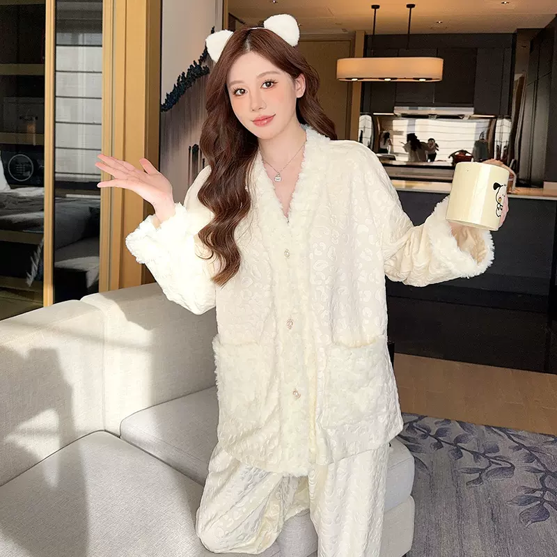 新款长袖海岛绒睡衣女士秋冬保暖甜美加厚可爱家居服两件套可外穿