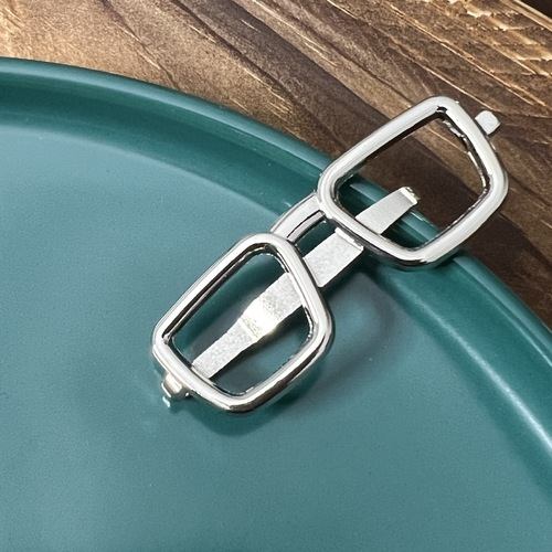 Korean-style metal frame pocket clip, minimalist style tie clip, fashionable personalized trendy accessory, shiny silver color
