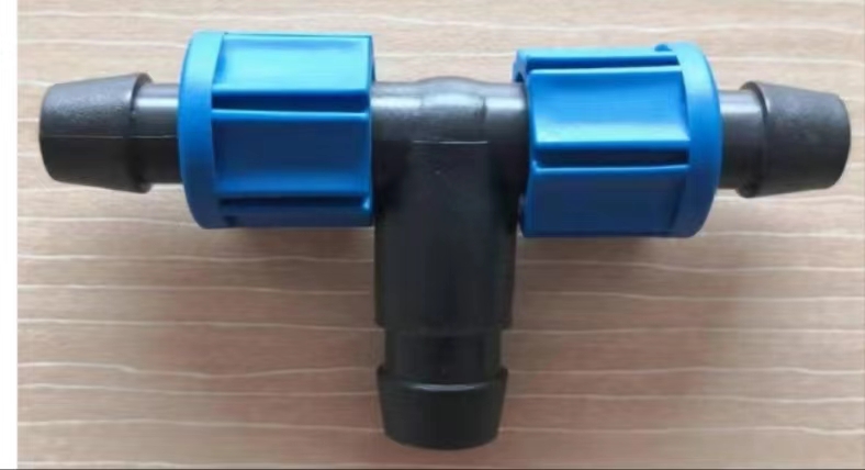 Conector de Tres Vías con Bloqueo para Cinta de Goteo image 12