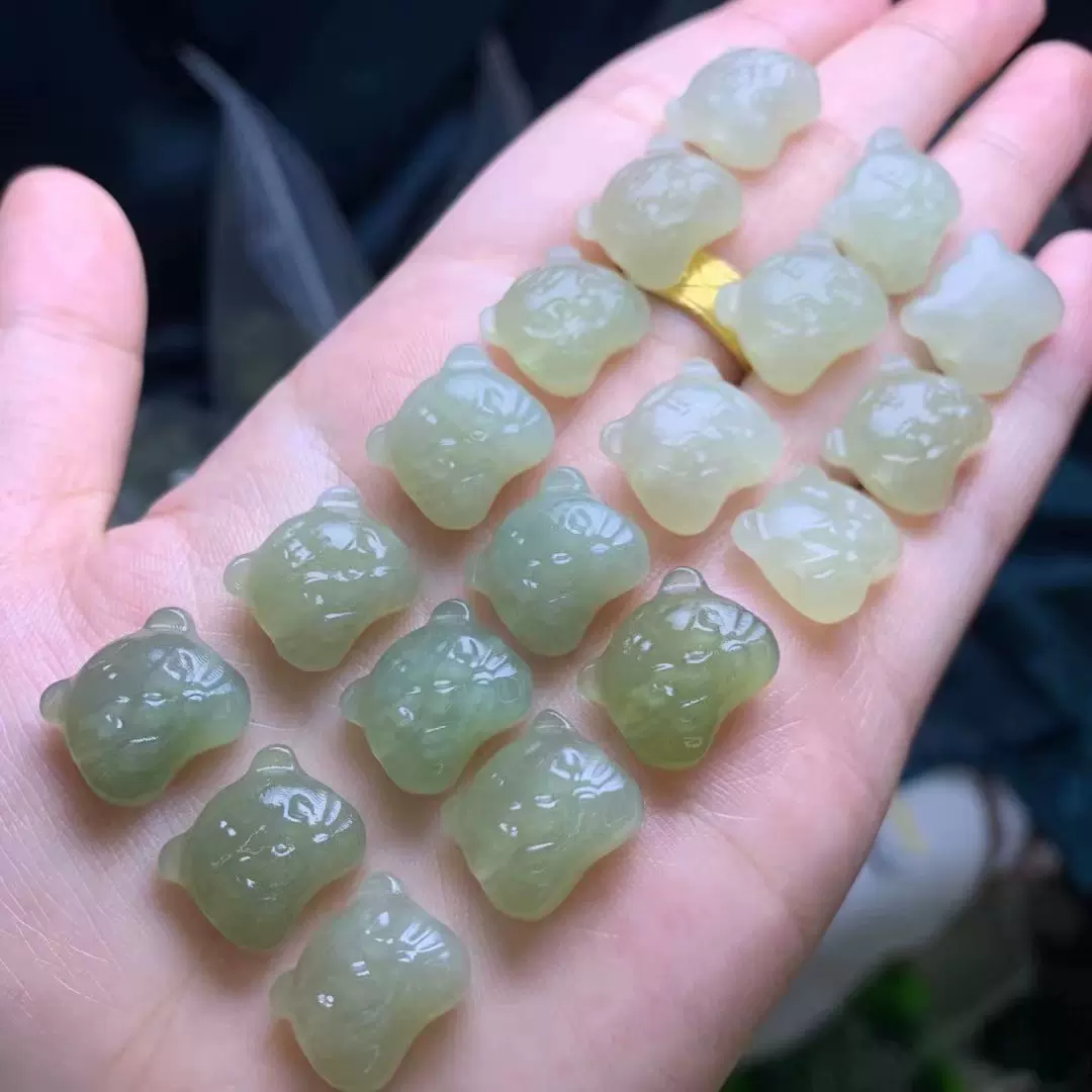 厂家批发 天然和田玉青海料萌萌虎 DIY饰品配件手串项链配饰挂件