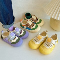 2025子供のスポーツサンダル春夏の男女の子供の屋外の靴の韓国版は色のキャンバスの靴の大きい頭の醜い萌えの靴の潮にぶつかります。