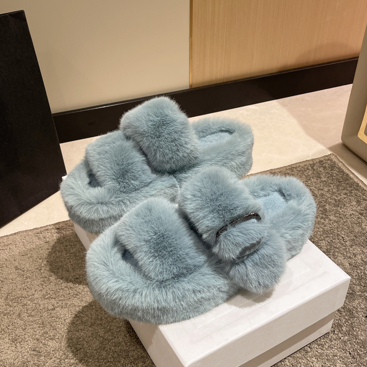 Women's Slippers 9