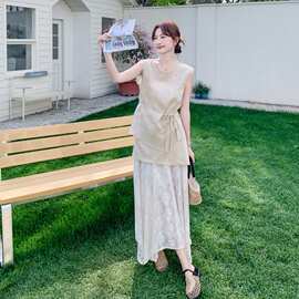 2026夏季新款韩系亚麻慵懒松弛感无袖上衣收腰+蕾丝半身裙套装