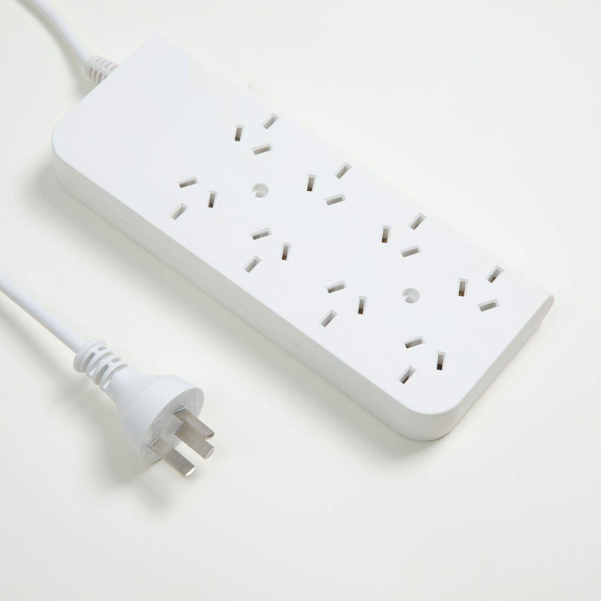 跨境外贸阿根廷标8孔接线阻燃排插带开关办公家用多插位插排