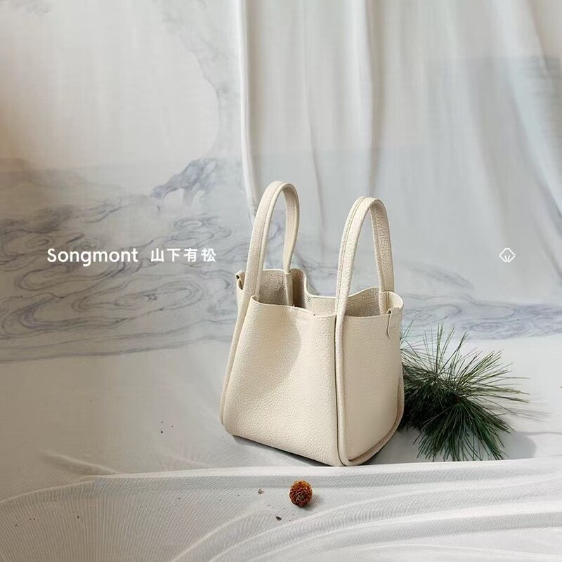 Songshanxia Medium-Sized Vegetable Basket Series Women's Designer Commuter Tote Bucket Bag with Lock Design Highlights Songshanxia Medium-Sized Vegetable Basket Series Women's Designer Commuter Tote Bucket Bag with Lock Design Highlights