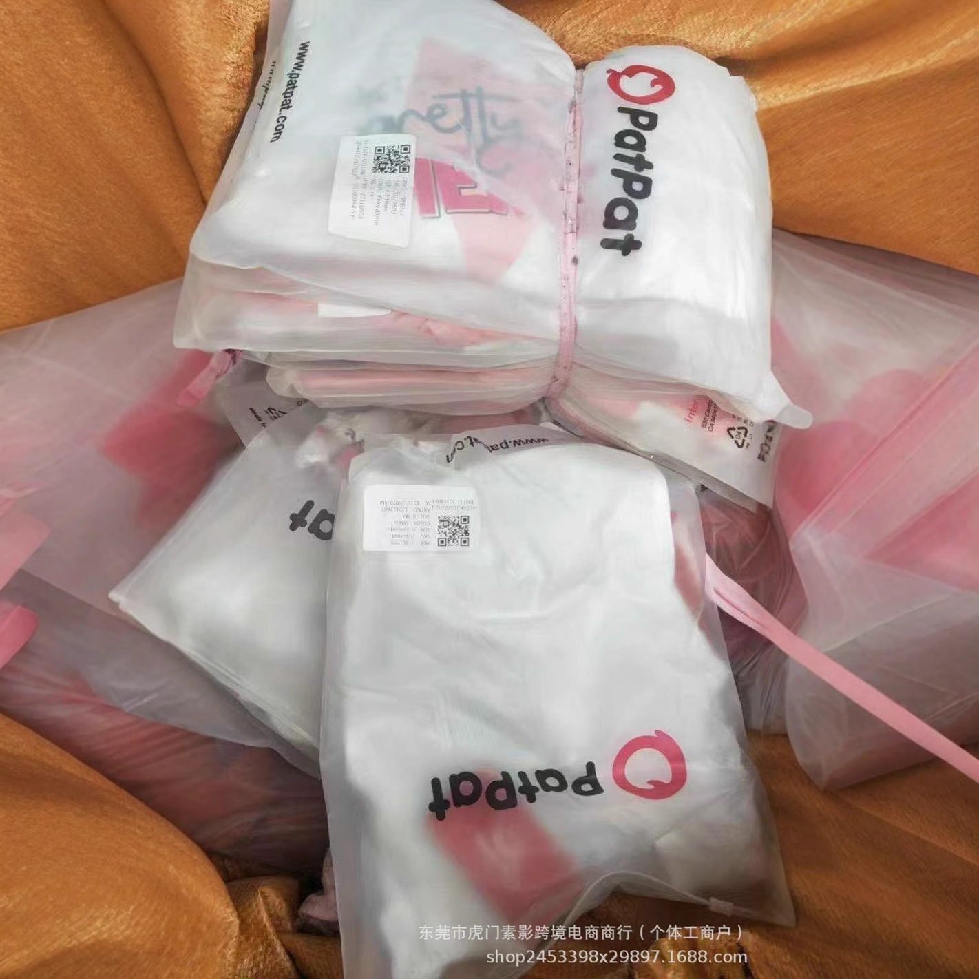 Patpat niños comercio exterior transfronterizo miscelánea ropa infantil hombre y mujer mezcla fábrica original de una sola mano suministro conjunto al por mayor