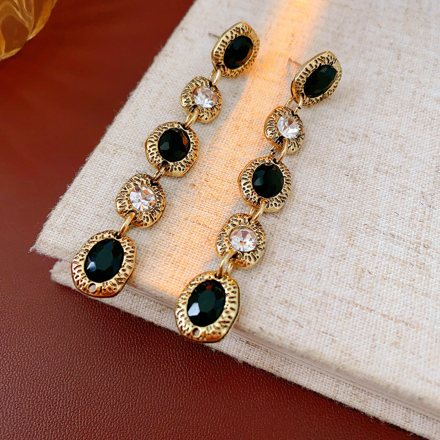 Collar de resina geométrica redonda medieval vintage lujo ligero nicho cerradura corte conjunto de joyería