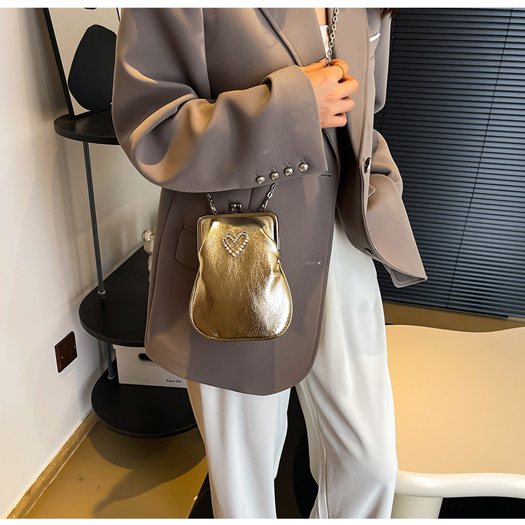 Personalized, fashionable and casual shell phone bag, new retro crossbody bag, lapel handbag, commuting single-shoulder crossbody bag undefined