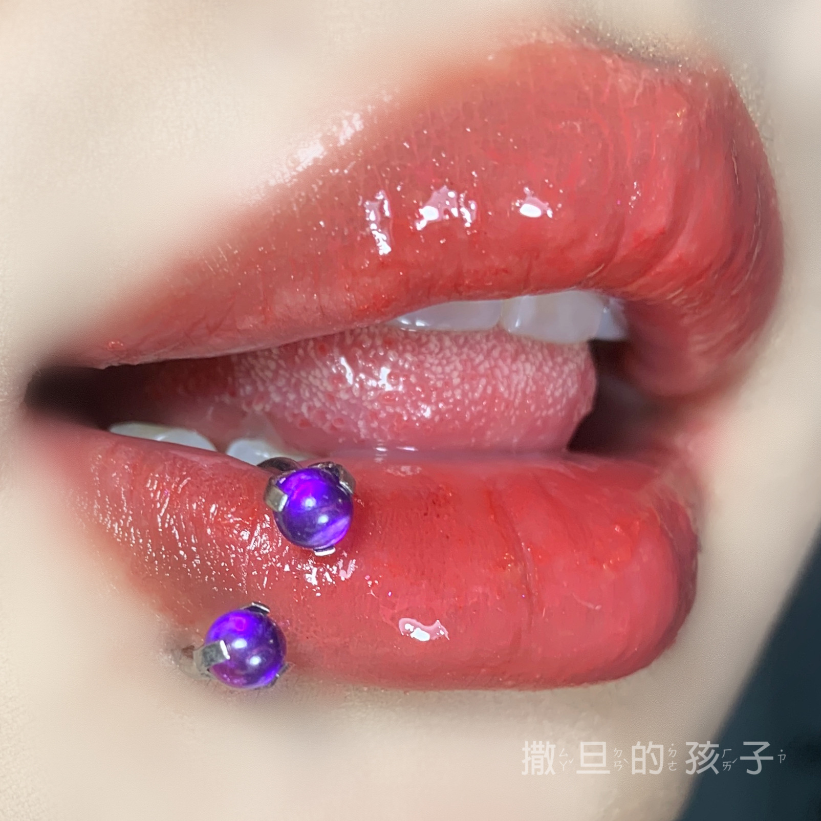 Labret piercing jewelry detail image
