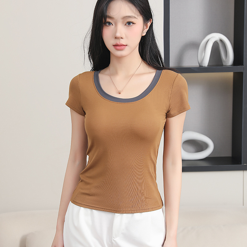 Spring summer top with cups with a round collar