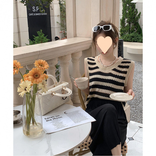 Retro Striped Laced Blouse for Women - Summer Thin Version Backless Top Loose Slimming Outerwear Sleeveless Knit Top Trendy
