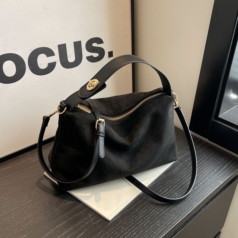 Bolso de axila de nicho esmerilado retro 2024 invierno nuevo bolso de mujer de todo fósforo bolso de mensajero popular bolso de hombro