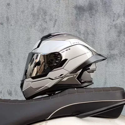 Dəbilqə (Kaska) aksesuarları – spoiler, Bluetooth slot, safety features