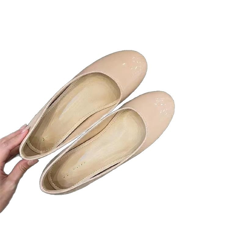 Zapatos de cuero lacado desnudo franceses para mujeres primavera y verano 2026 nuevos zapatos de trabajo de altura interior de cabeza redonda de moda