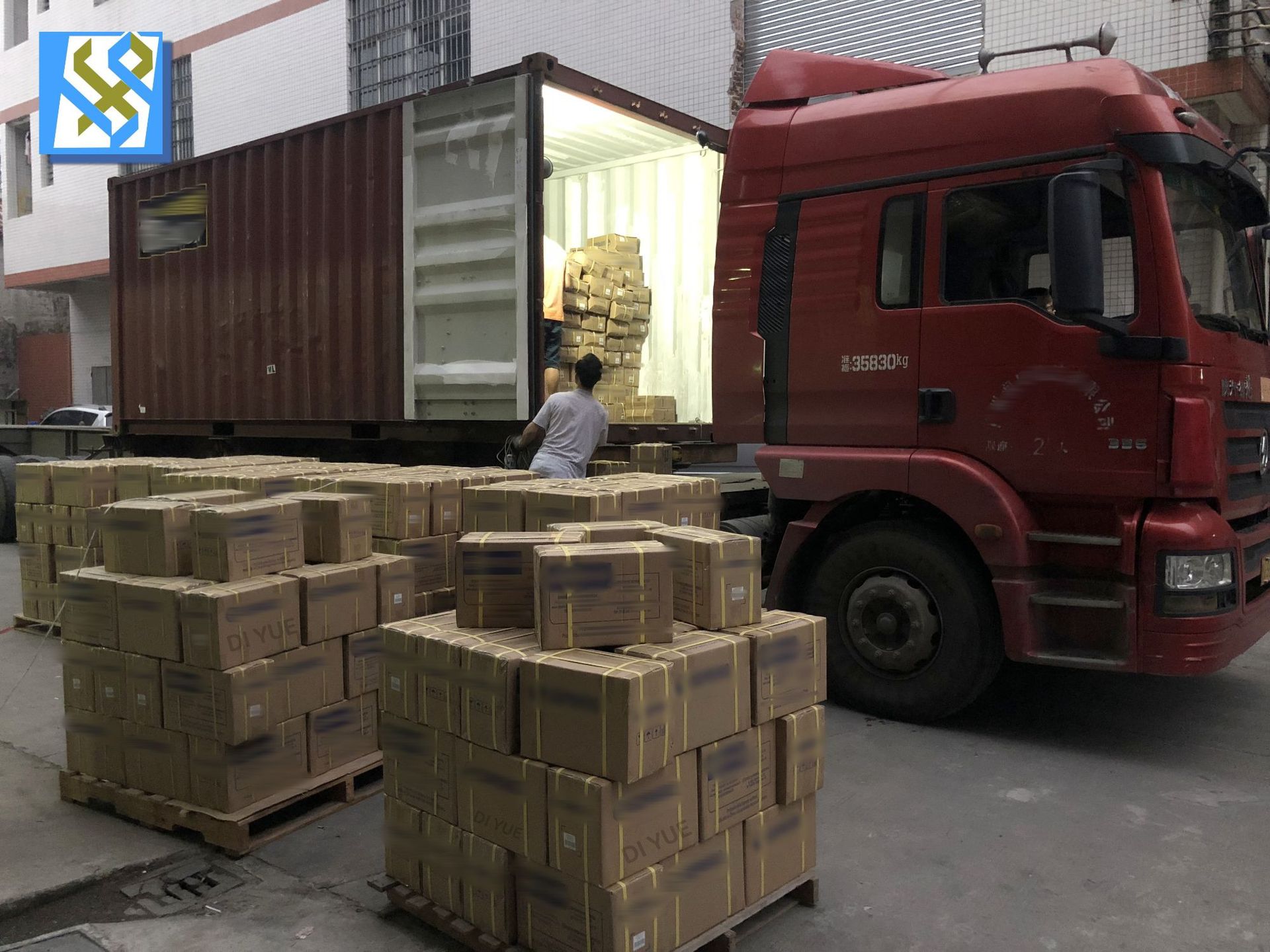 Loading the cabinet+Being loaded2_Copy.jpg