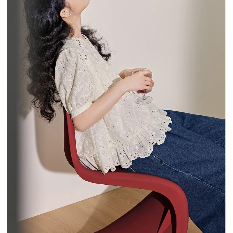 Loose-Fitting Off-White Hollow-Out Doll Shirt 2026 New Style Sweet Women's Shirt with Lace Trim Top Blouse