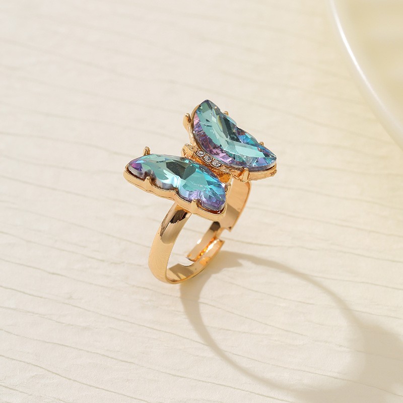 Ventas transfronterizas calientes coloridas 3 piezas de aretes collar anillo de moda europea y americana mariposa elegante collar de diamantes para mujeres