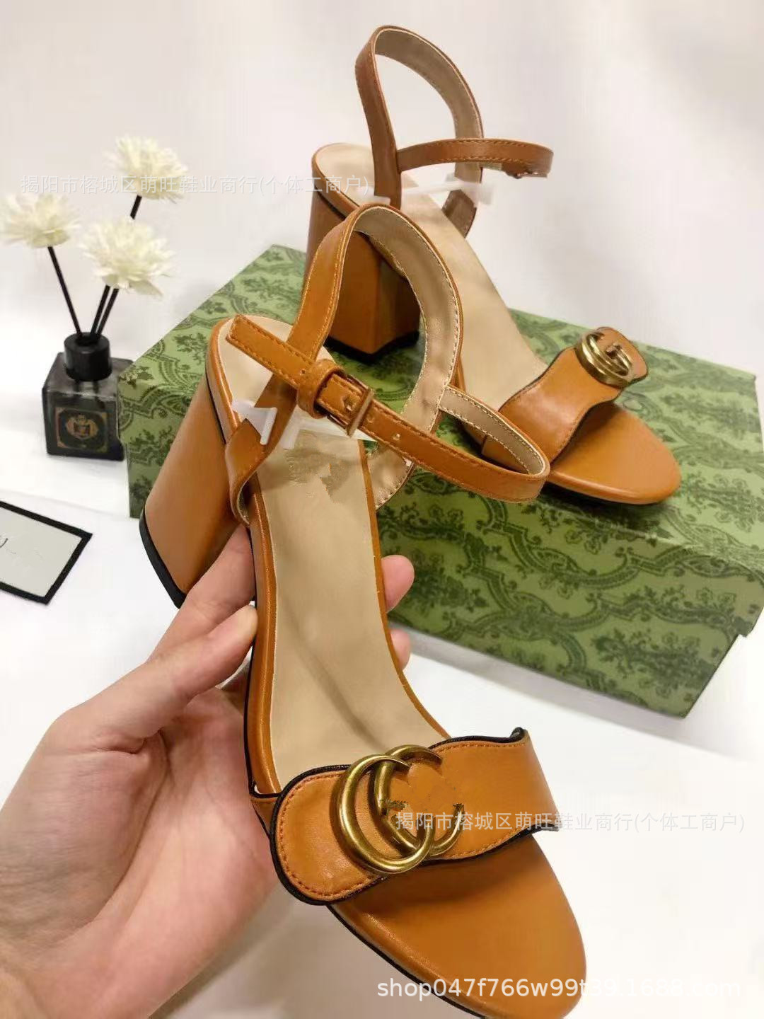 G familia transfronteriza 2024 nuevo verano versátil sandalias de talón grueso con tacones altos de dedos de mujer zapatos de mujer tamaño pequeño