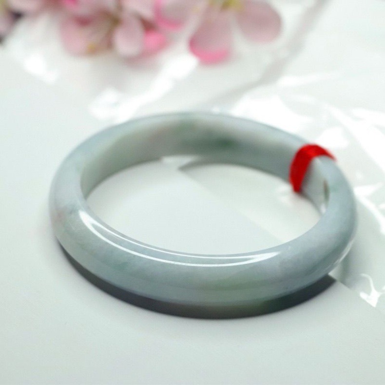 Vòng tay ngọc bích tự nhiên Miến Điện loại A cao cấp cho nữ màu xanh nhạt chi tiết 2