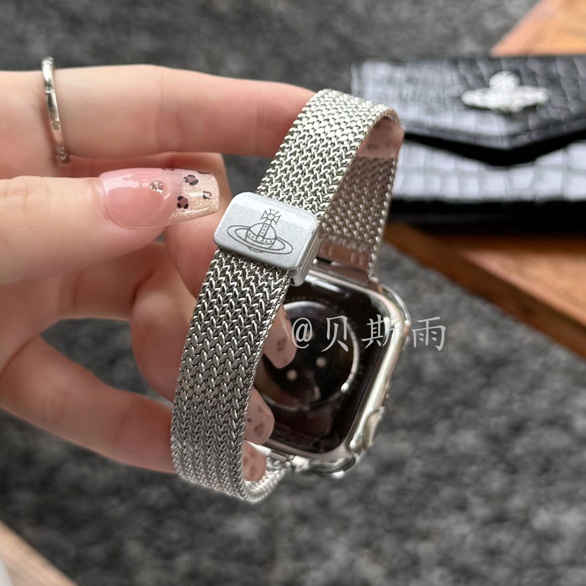 Suitable for Apple S11 Watch Strap Iwatch9876 Queen Mother Fine Milanese Metal Magnetic Wristband Se Female