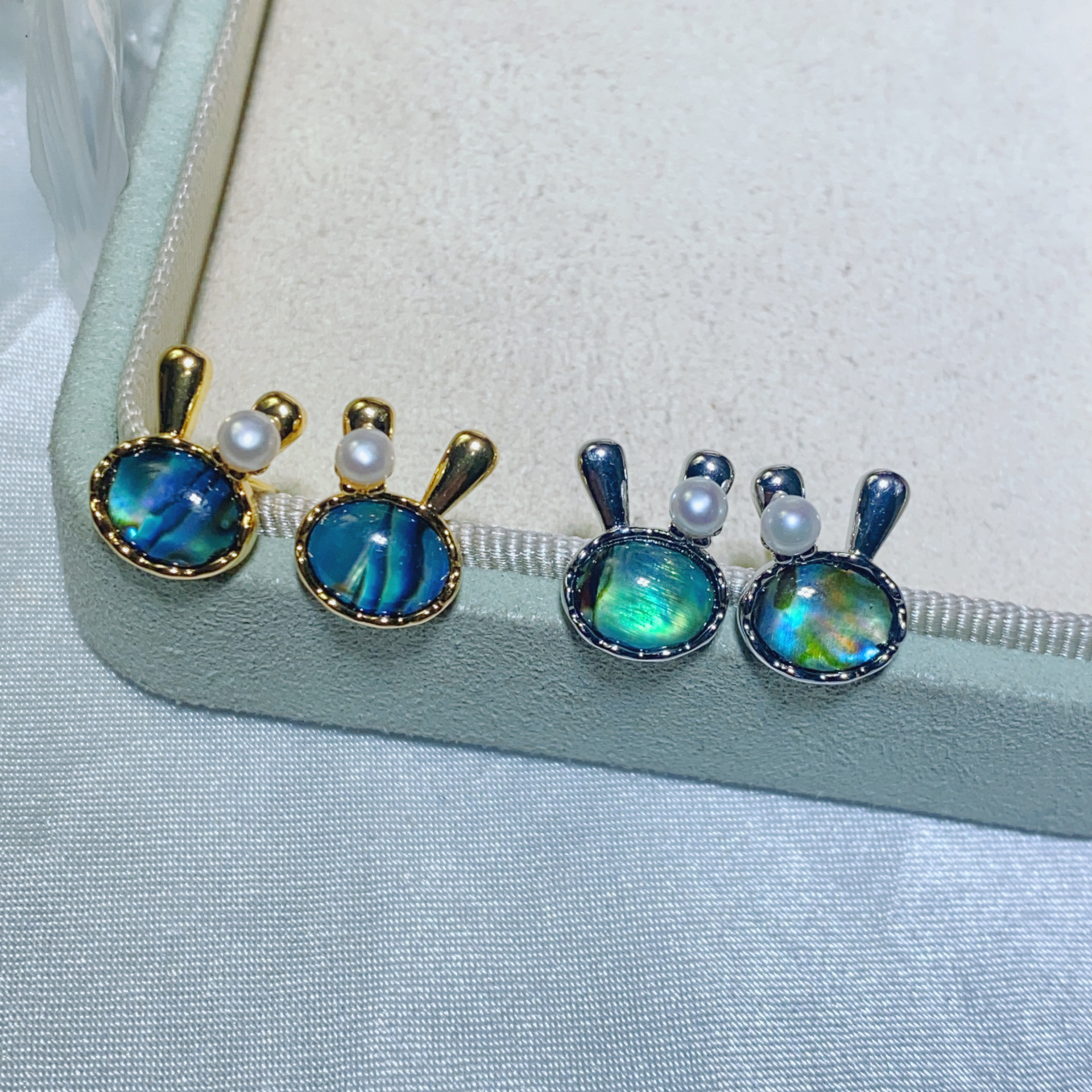 C1544 프리틸라리아 토끼