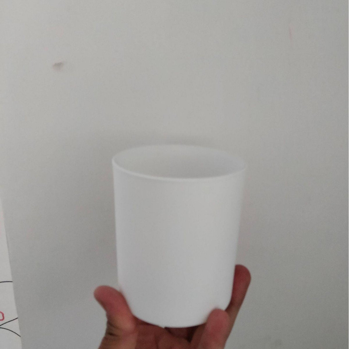 Venta al por mayor taza de vela tarro de vidrio color esmerilado recipiente de vidrio aromaterapia taza vacía con tapa dormitorio romántico candelabro logo