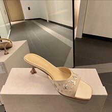 现货秒发！时尚百搭新款方头花瓣水钻绸缎小猫跟凉拖女拖鞋外穿夏