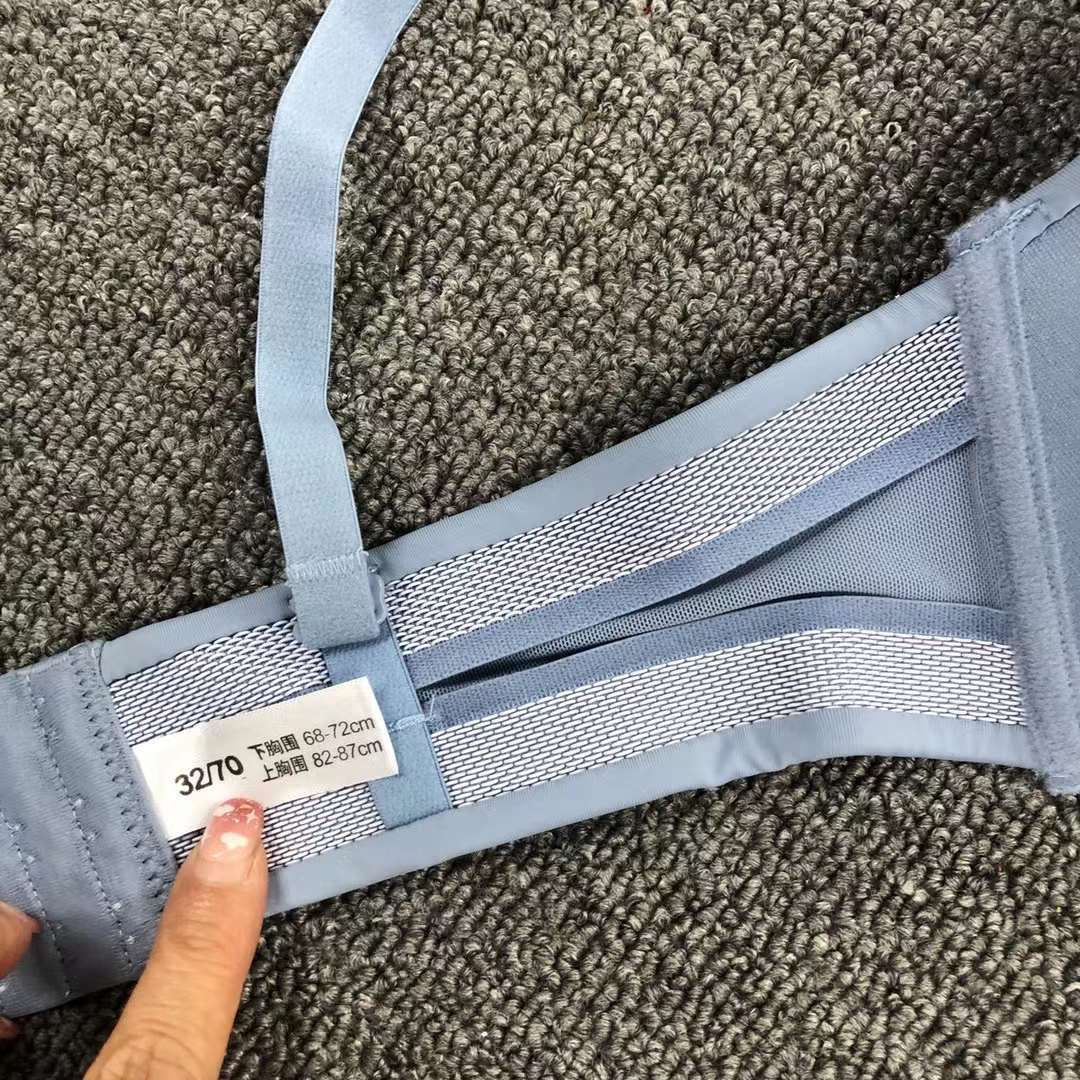Nueva colección de pecho push-up ajustable de tres pechos cómoda sin costura inalámbrica superior delgada inferior ropa interior gruesa sujetador de las mujeres