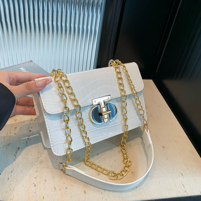 Fashion chain lock handbag 2024 new shiny stone pattern small square versatile and stylish single shoulder crossbody bag_voghion.com