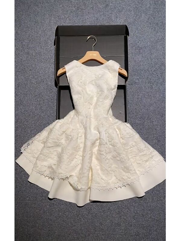 Sweet, Fresh and Elegant Princess Dress, Lace Dress, New Summer Style for Women, Slim Waist and Slimming Effect, Small Dress