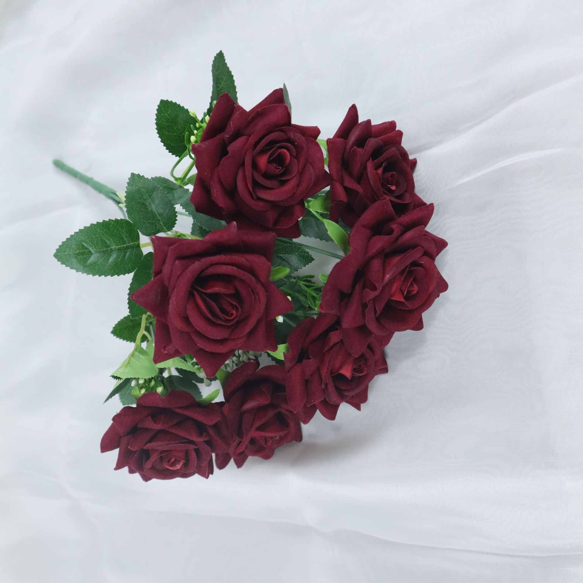 Ramo de Rosas Artificiales de 7 Cabezas de Franela y Seda para Bodas y Hogar