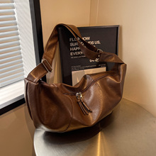 �羳���Q����Ů������2025�¿�μ�ٴ�б����r�����eͨ����Ӱ�