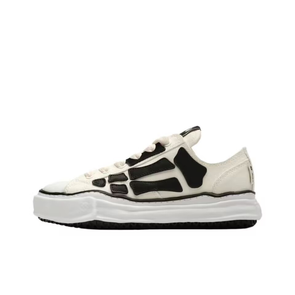 Maison Mihara Yasuhiro Peterson Low Bones Amiri Black C13FW701-BLK