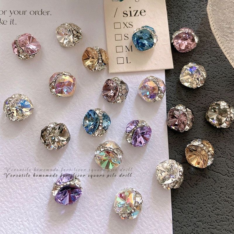 하이 퀄리티 지방 사각형 네일 아트 보석 새로운 수제 완제품 더미 드릴 폭발 슈퍼 플래시 크리스탈 다이아몬드 볼 네일 아트 보석