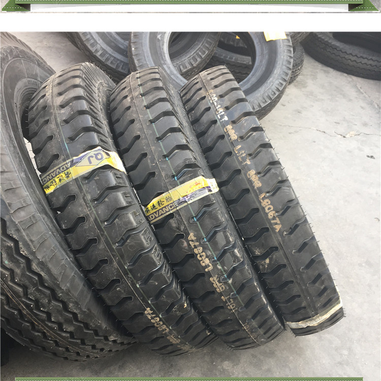 供应自卸车 900-16 羊角花纹轻型卡轮胎 9.00-16农用拖车轮胎