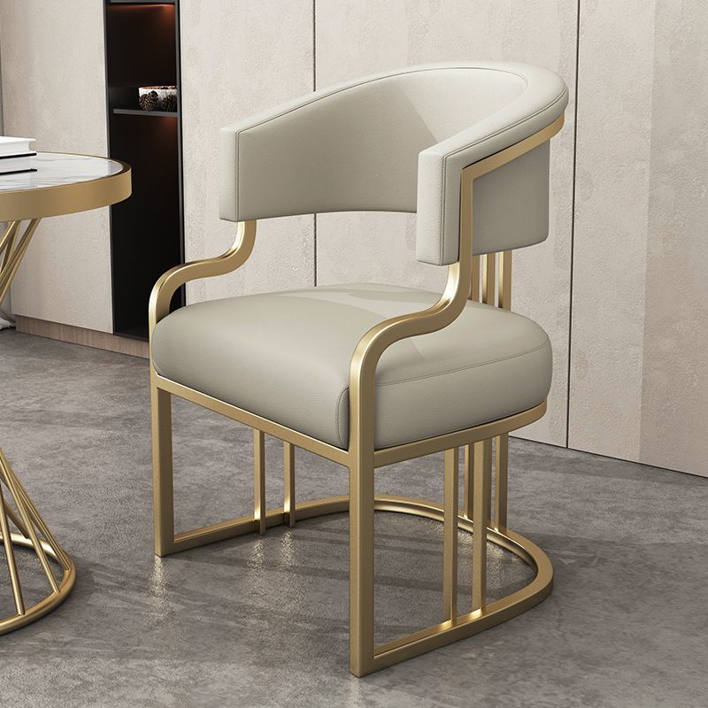 Светлый роскошный диван-кресло бежевый