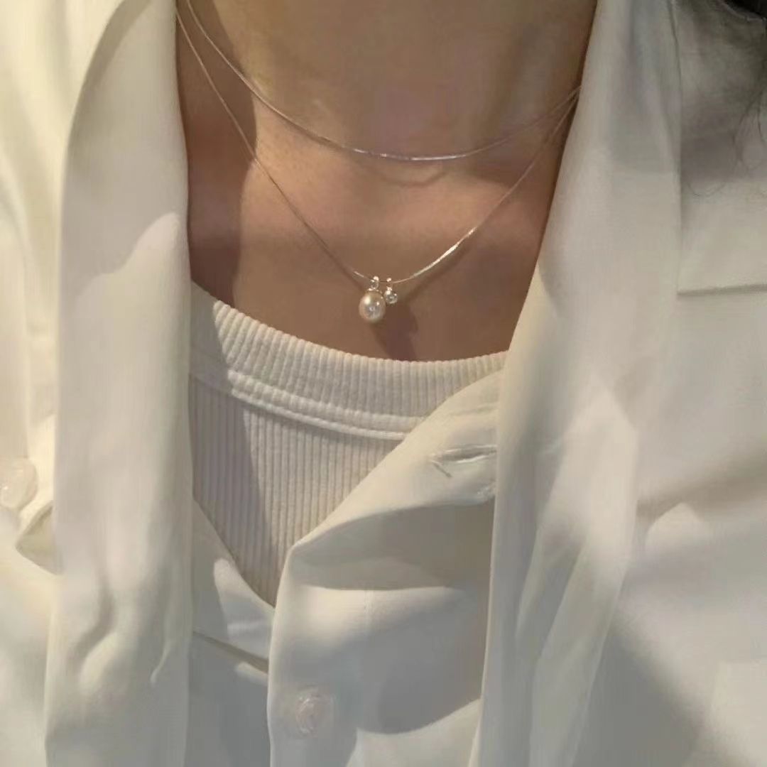 Fashionable organic elegant necklace from pearl