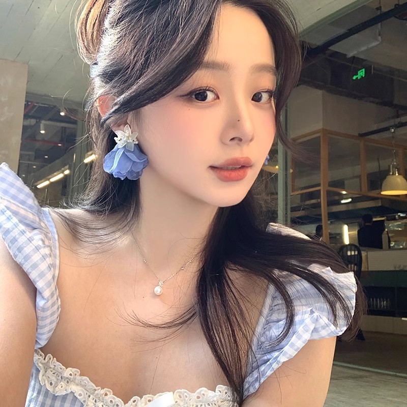 Blue flower earrings