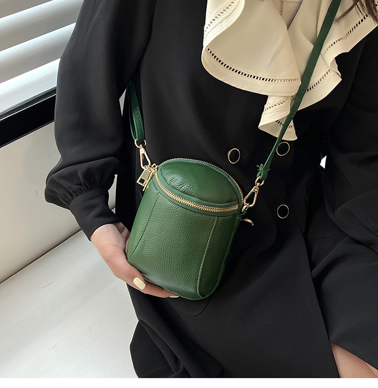 294g Weight Polyester Lining Material Sewing Thread Fashion Element Zipper Closure Type Single Shoulder Strap Strap Type Crossbody Bag Bags Type Casual Occasion Genuine leather Material Solid Color Pattern All Seasons Season Women's Gender Streetwear Style Shell Shape Women's Solid Color Genuine Leather Sewing Thread Zipper Phone Wallets 17