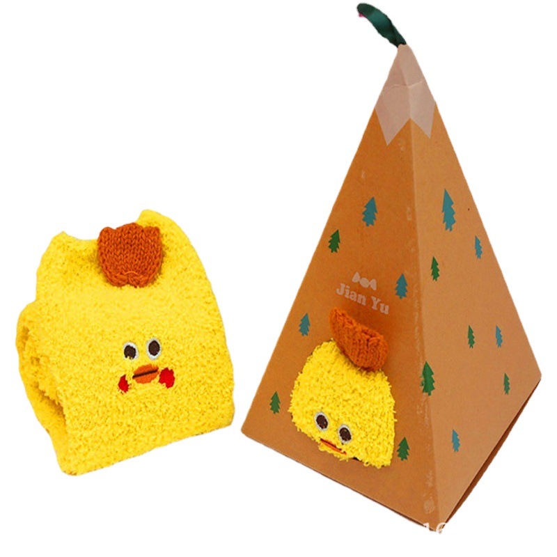 Otoño e Invierno nuevos calcetines de terciopelo de coral de invierno engrosada tridimensional de dibujos animados bordados piso calcetines de Navidad media Casa De terciopelo Calcetines