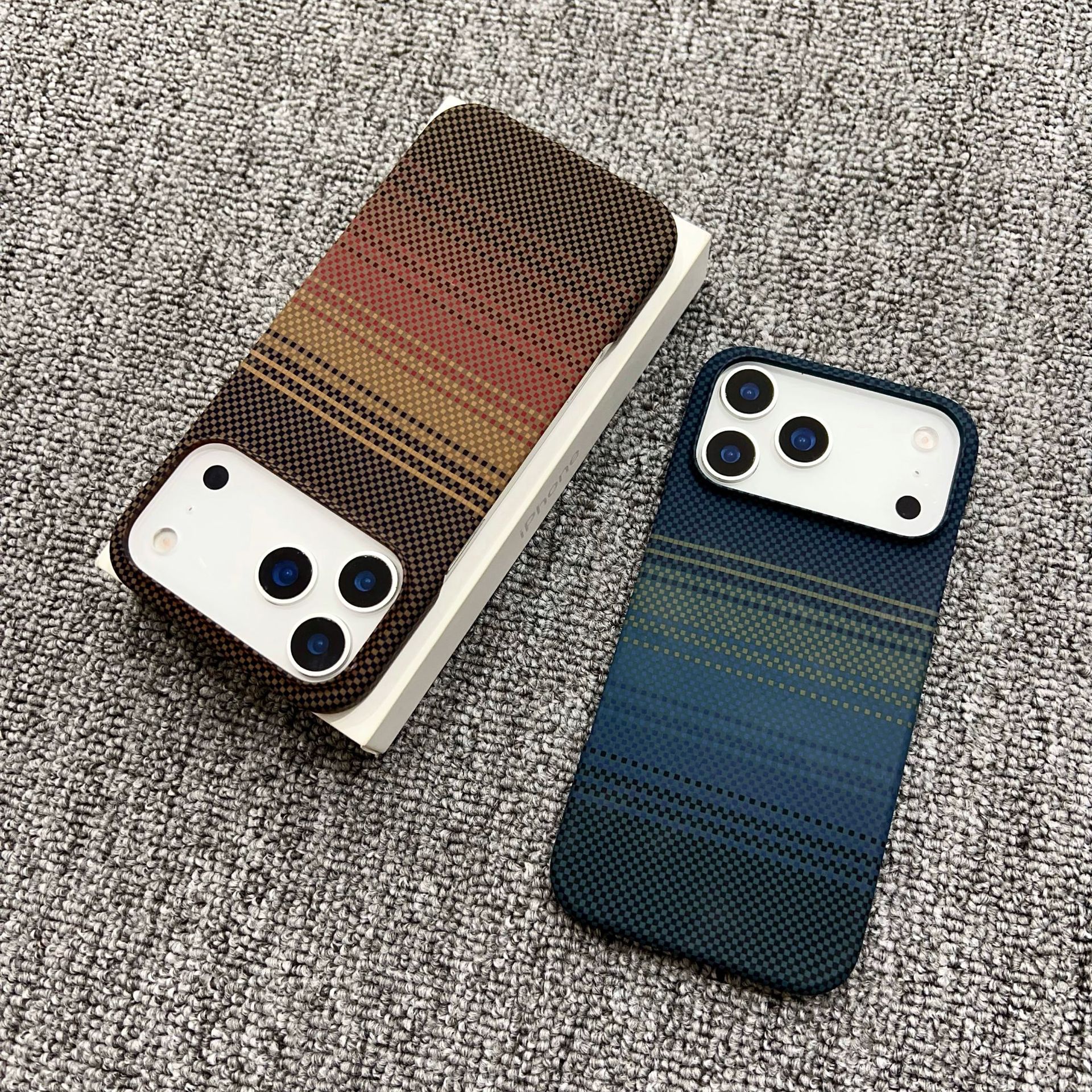 Coque Magnétique Iphone 17 Pro Max Texture Fibre Carbone Kevlar_voghion.com
