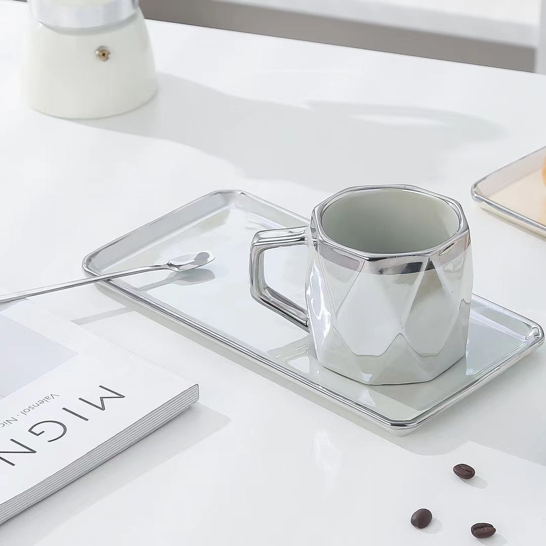 Estilo nórdico esmalte Perla Taza de cerámica y platillo combinación taza té de la tarde taza de café simple regalo de alta apariencia taza de agua