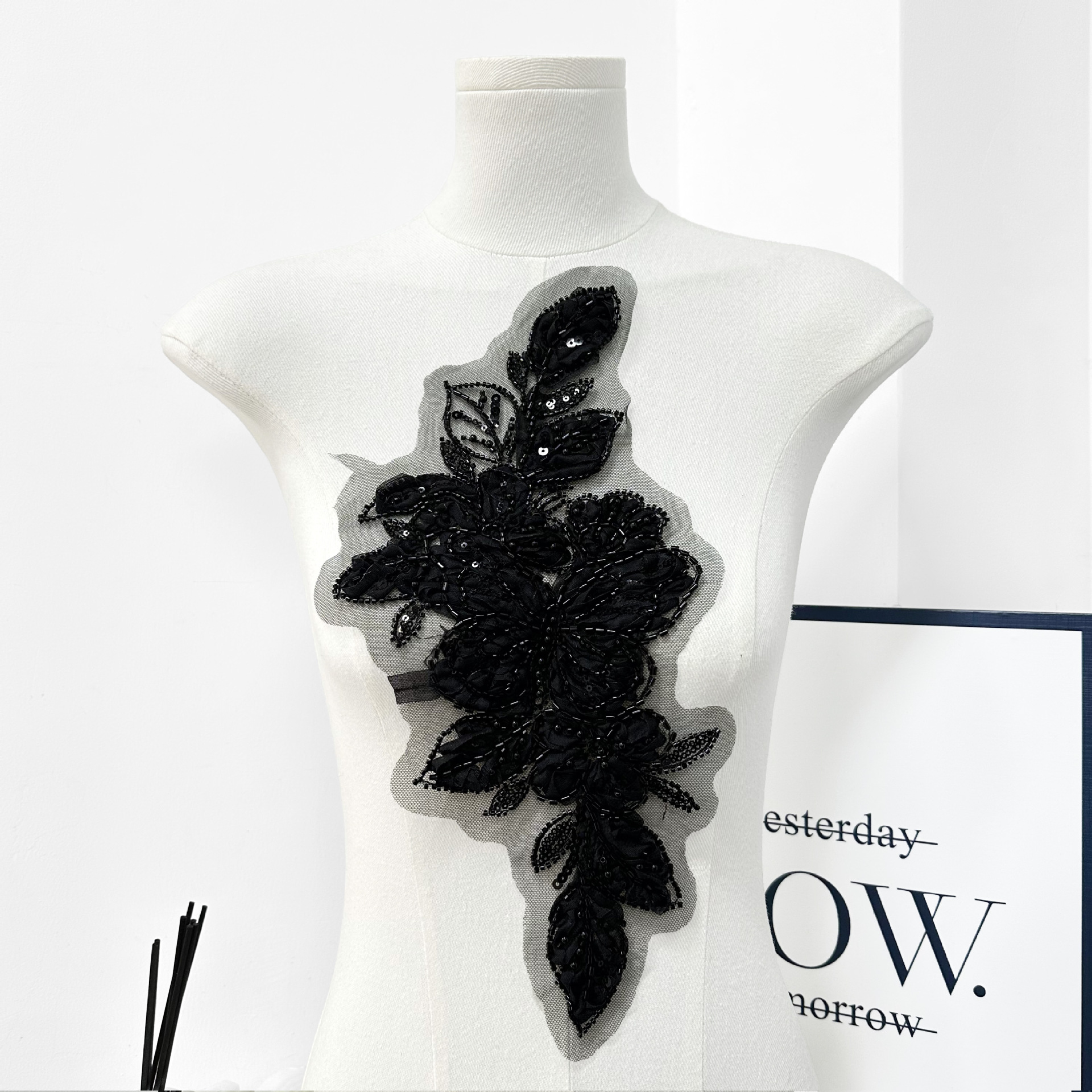 Vestido de boda accesorios de decoración negro y blanco dos colores cuentas de clavos tridimensionales cuentas de tubo de flores de flores hechas a mano accesorios de ropa DIY image 8