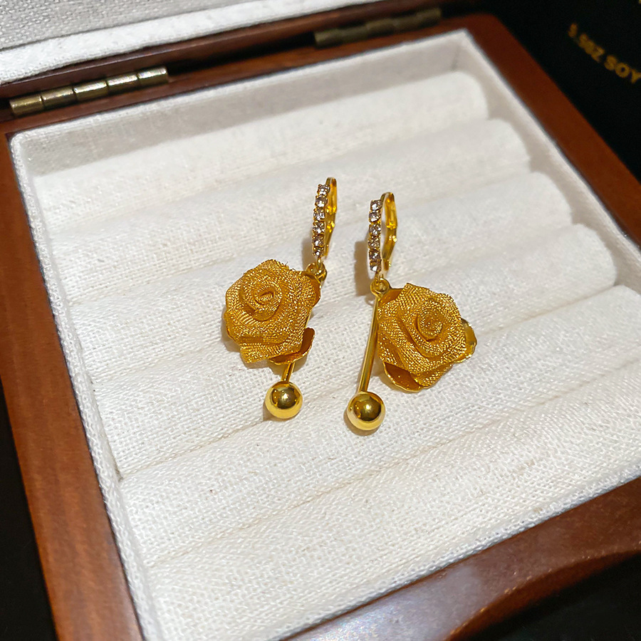 Pendientes exagerados de vintage medieval Pendientes de perlas geométricas de aceite de gota de diamantes de aguja de plata femenina Pendientes retro de sentido avanzado