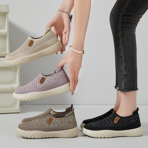 Women's versatile summer flyknit breathable non-smelly feet casual soft-bottom sports shoes with mesh breathability